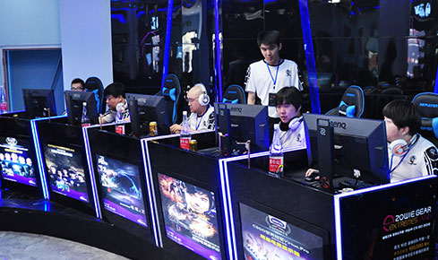 力与坚持在 力与坚持在